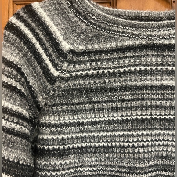 Striped sweater - Picture 7 of 8